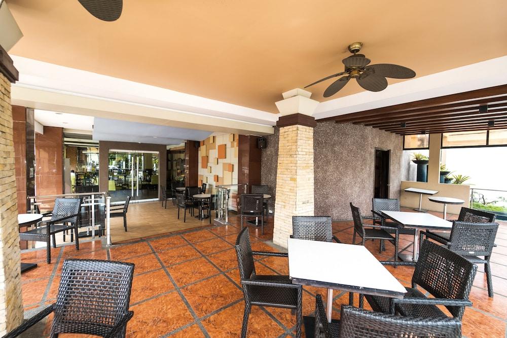Mo2 Westown Hotel Iloilo Kültér fotó