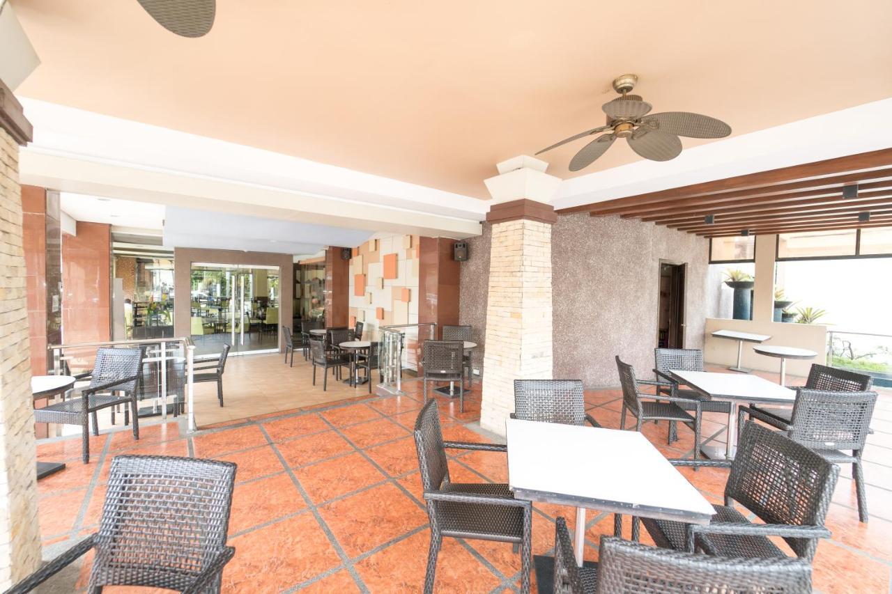 Mo2 Westown Hotel Iloilo Kültér fotó